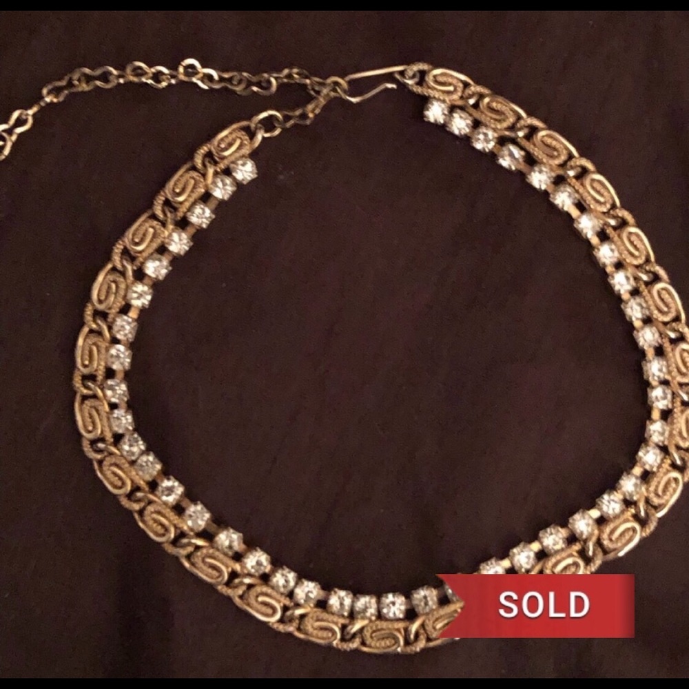 🔴SOLD🔴Vintage gold rhinestone choker & earrings